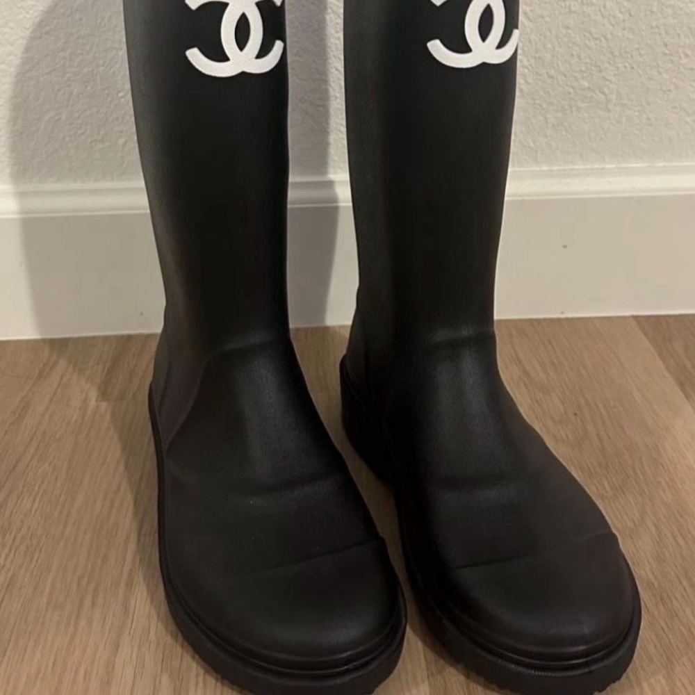 Black Chanel rainboots